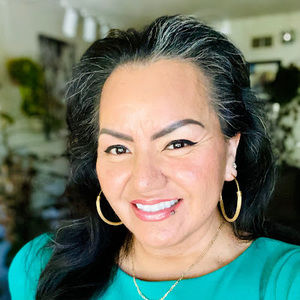 Meet your Posher, Alma